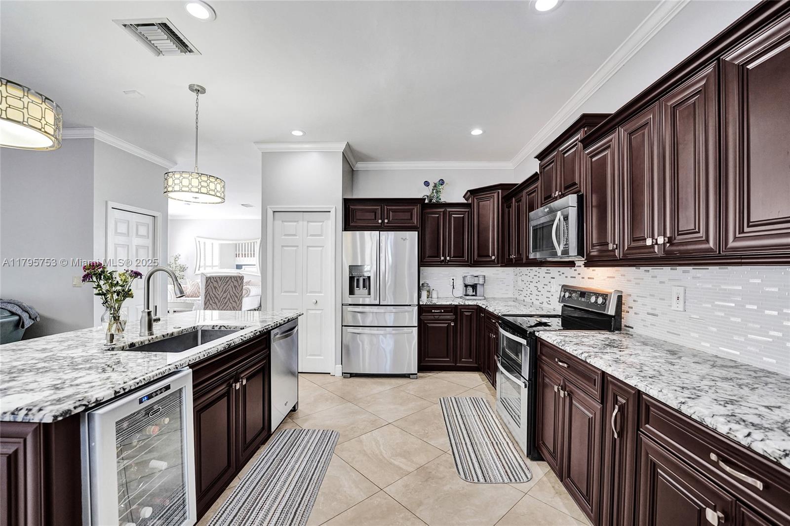 16331 SW 23rd St, Miramar, Florida image 11