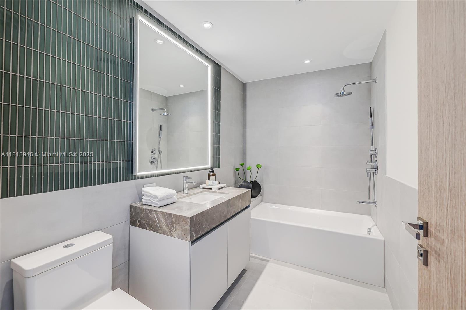 500 Alton Road #3603, Miami Beach, Florida image 20