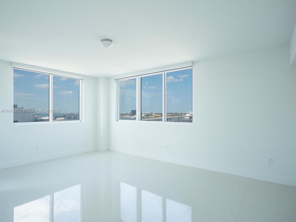 244 Biscayne Blvd #1002, Miami FL 33132