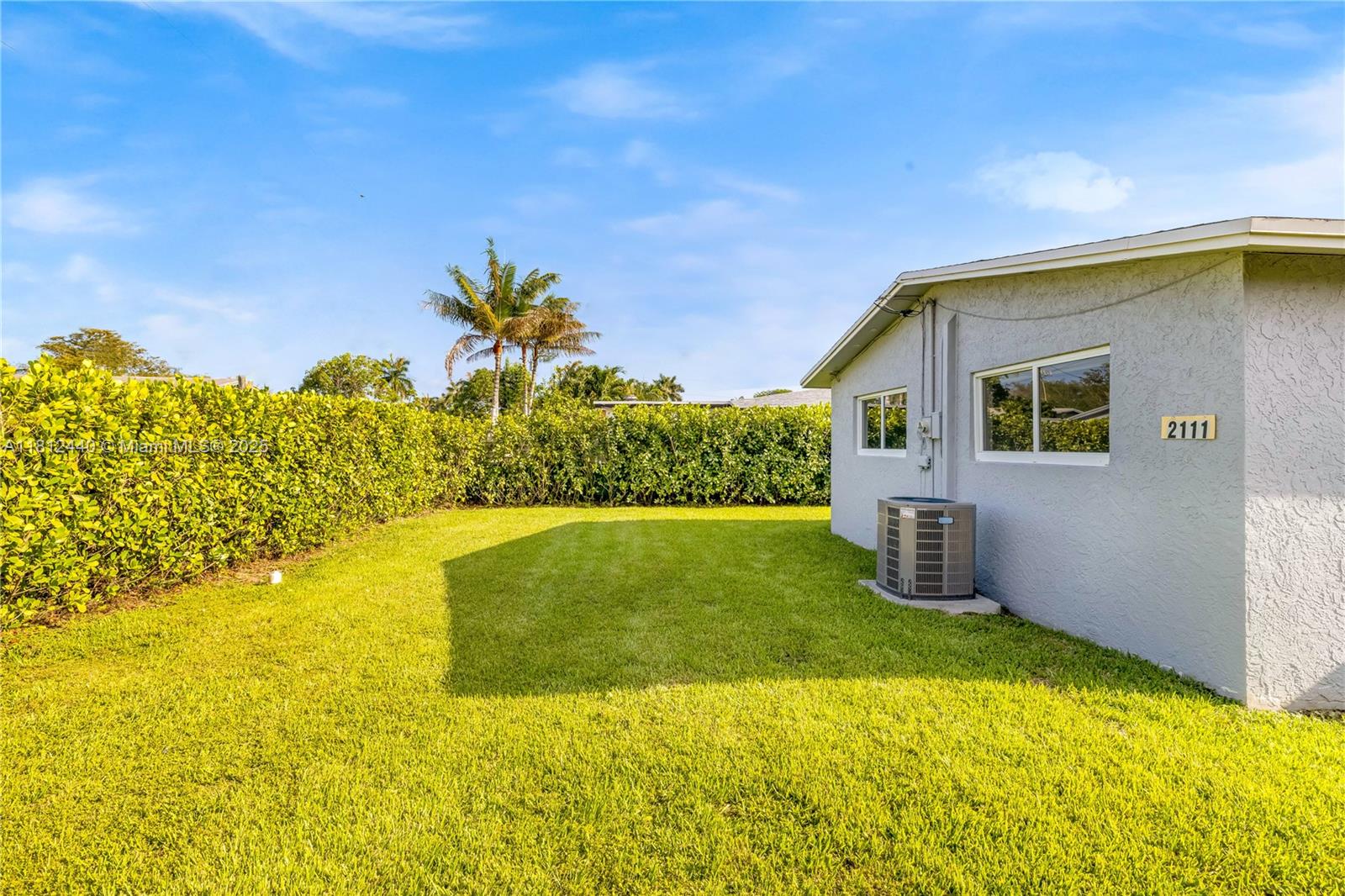 2111 NE 14th Ct, Hollywood, Florida image 10