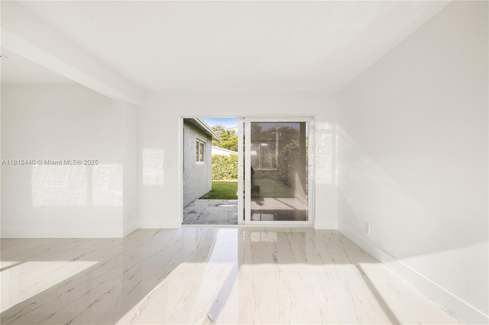 2111 NE 14th Ct, Hollywood, Florida image 16