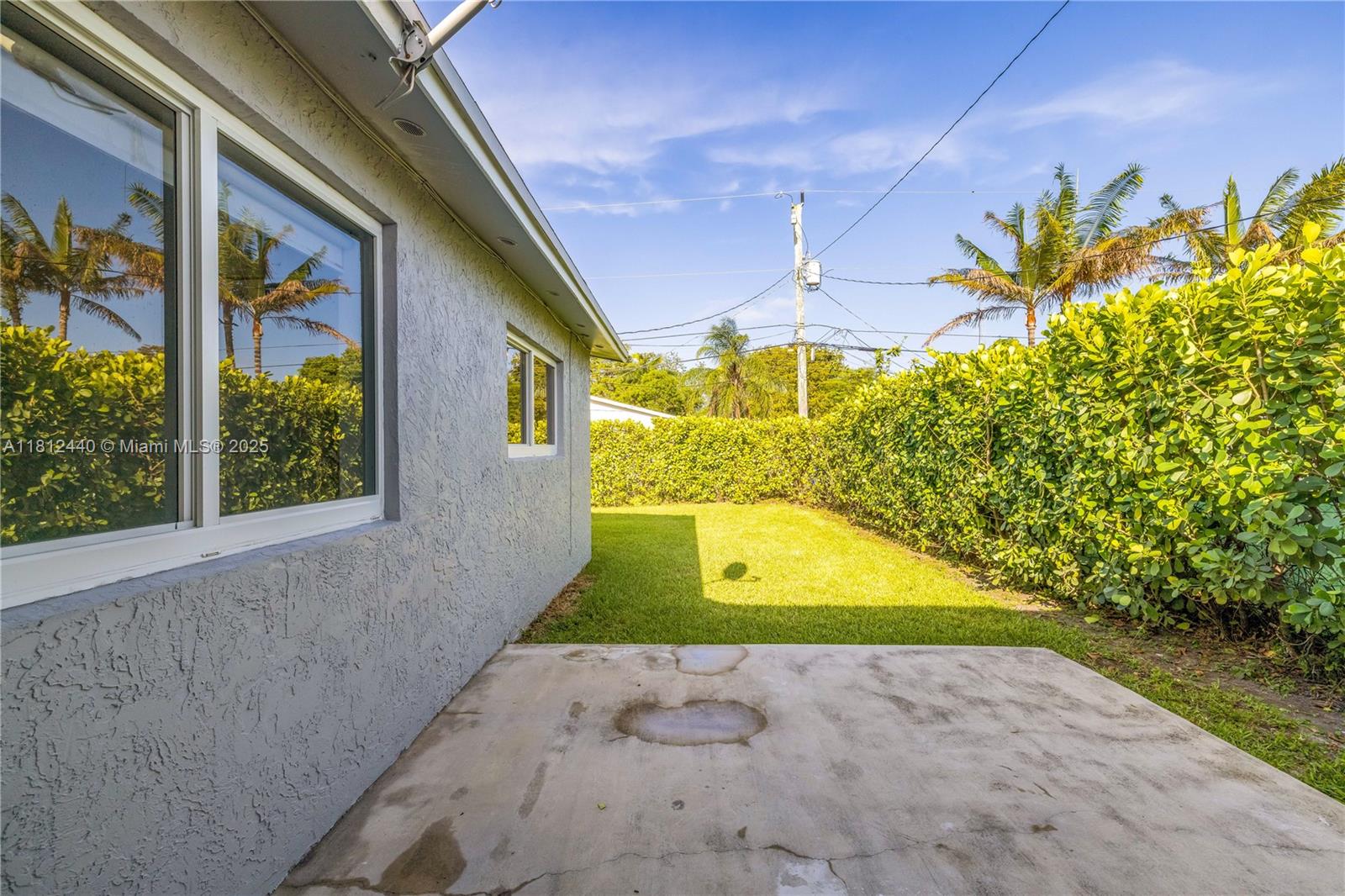 2111 NE 14th Ct, Hollywood, Florida image 17