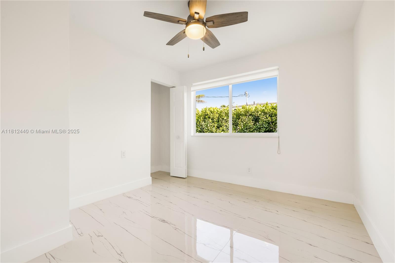 2111 NE 14th Ct, Hollywood, Florida image 25