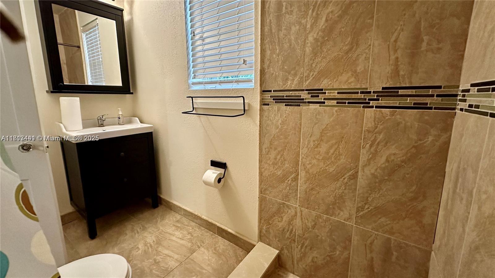 10538 NE 4th Ave, Miami Shores, Florida image 14