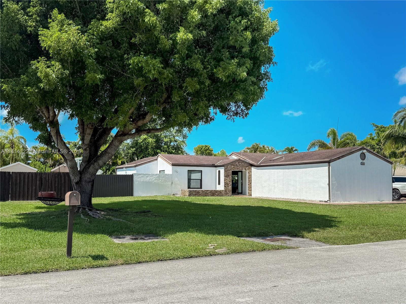 14751 SW 158th St, Miami, Florida image 1