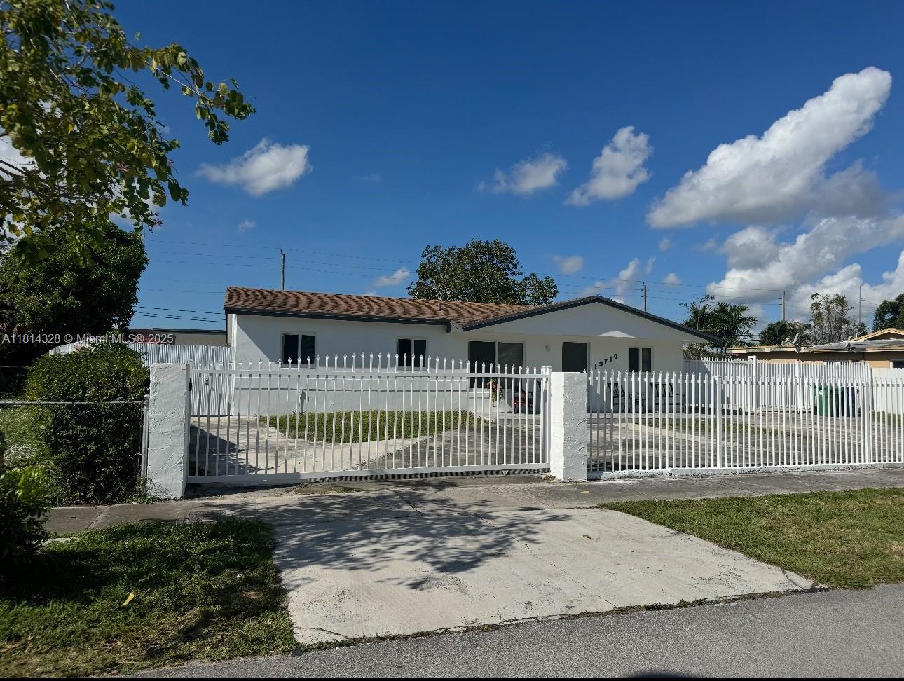 Property photo # 0