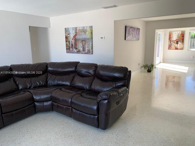 10610 NW 22nd St, Pembroke Pines, Florida image 3