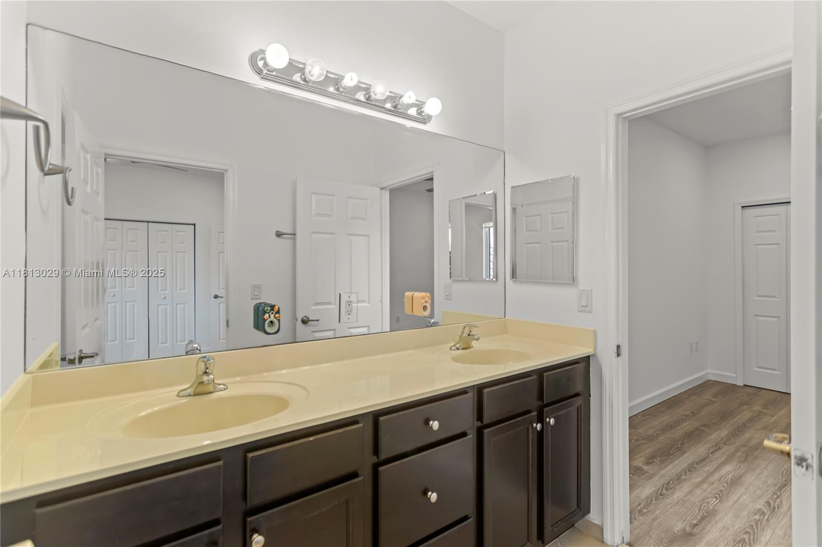 3502 W 86th Ter, Hialeah, Florida image 49
