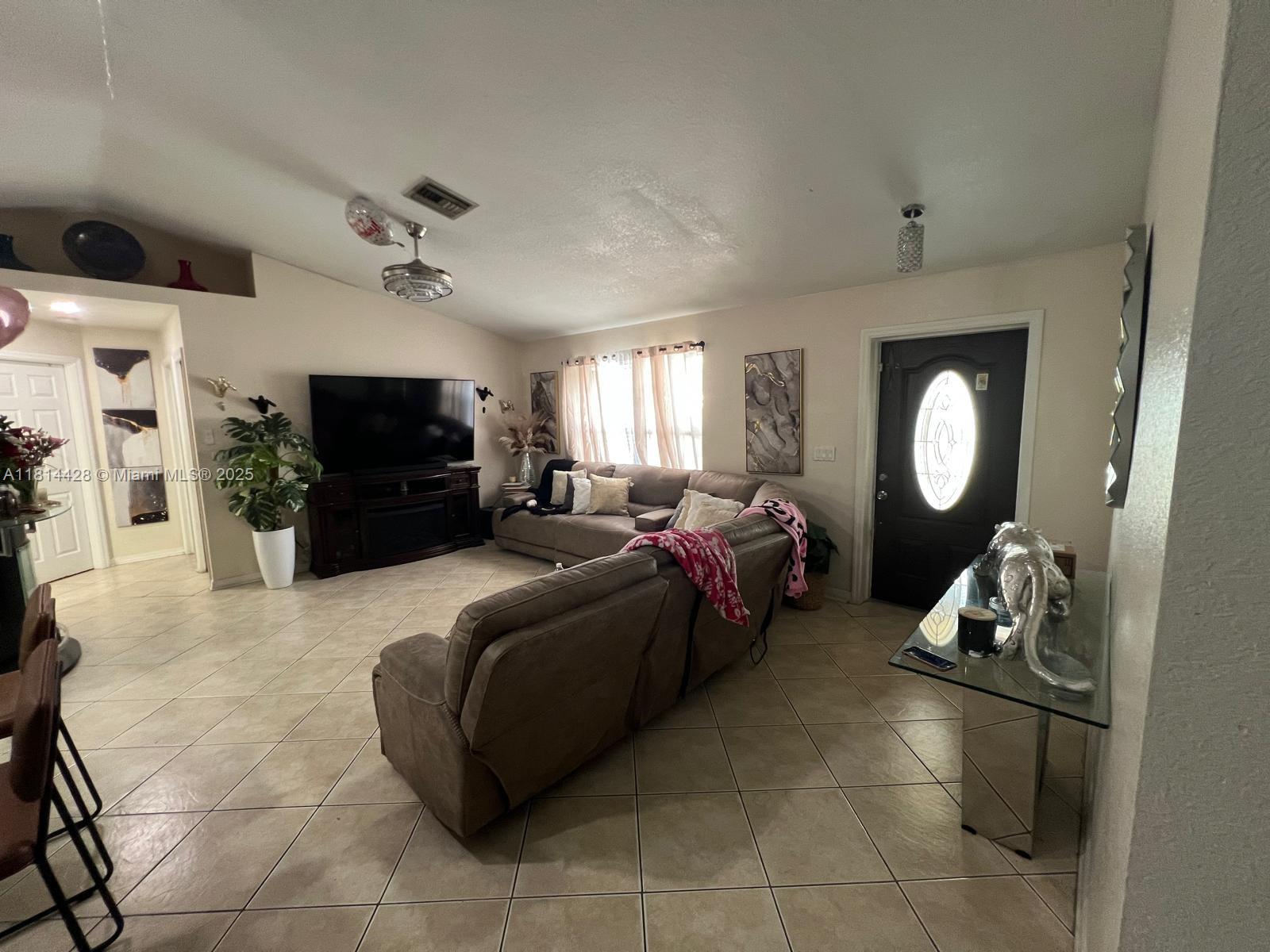4426 Sw Santa Barbara Pl, Cape Coral, Florida image 3