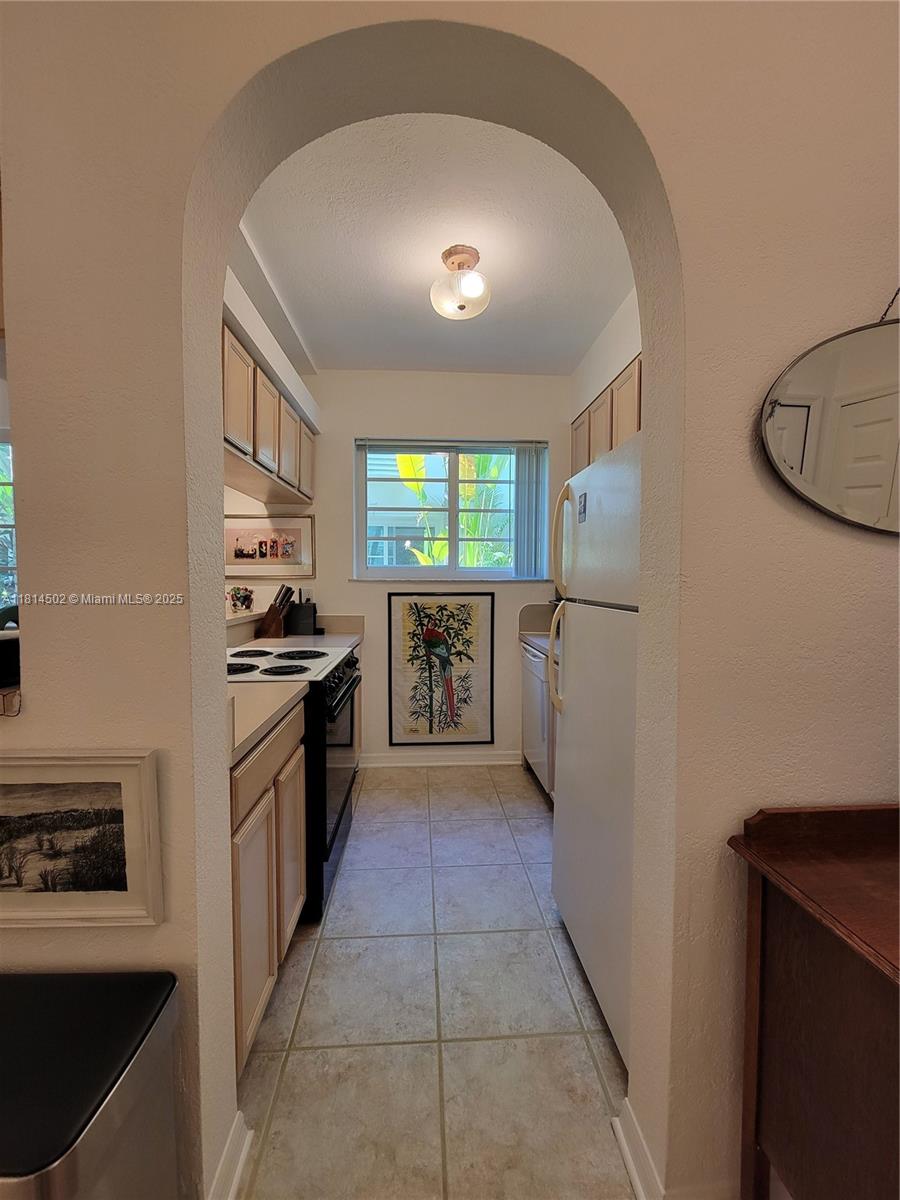 359 Meridian Ave #A103, Miami Beach, Florida image 8