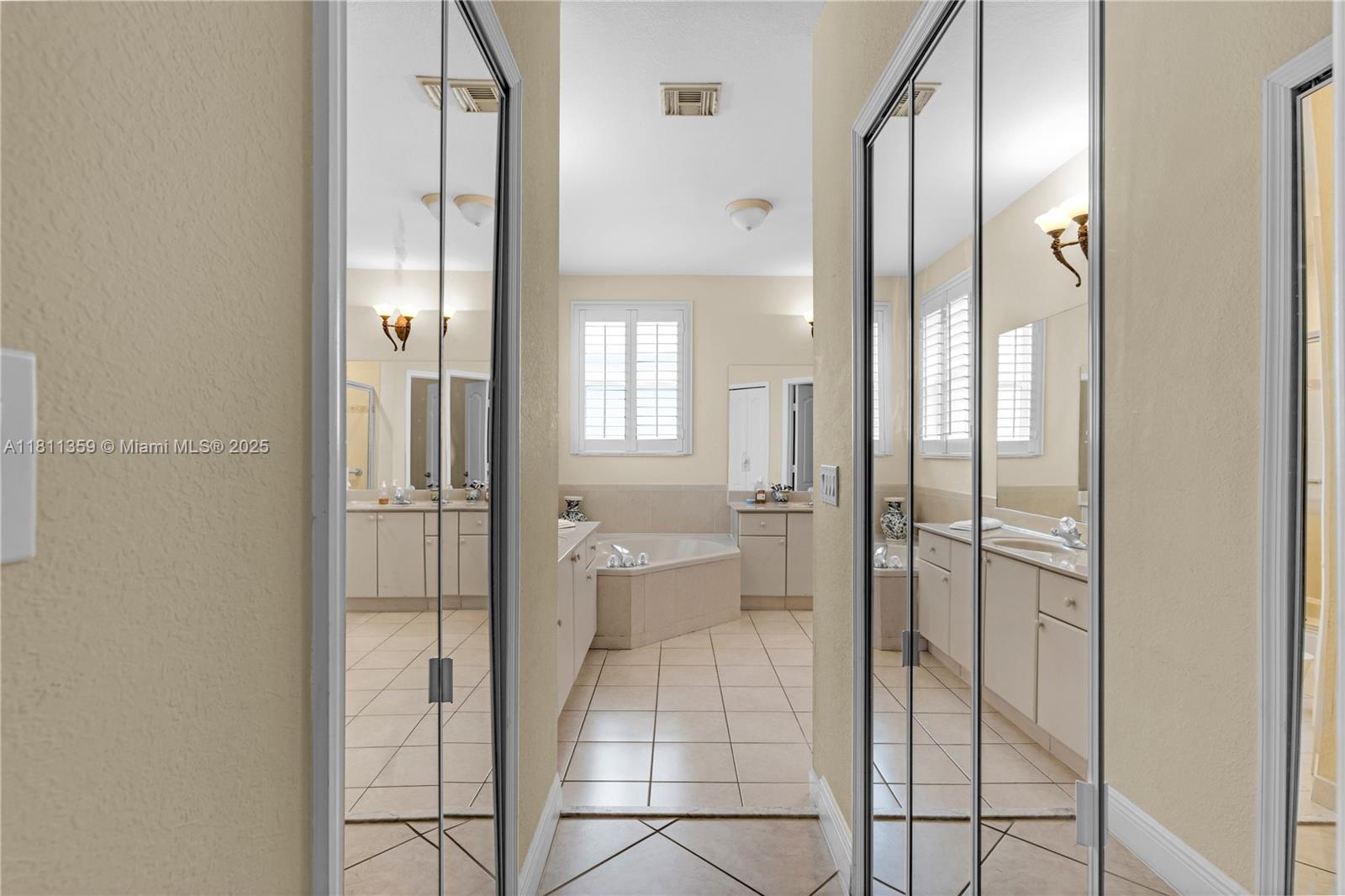 8753 SW 3rd Ln, Miami, Florida image 38