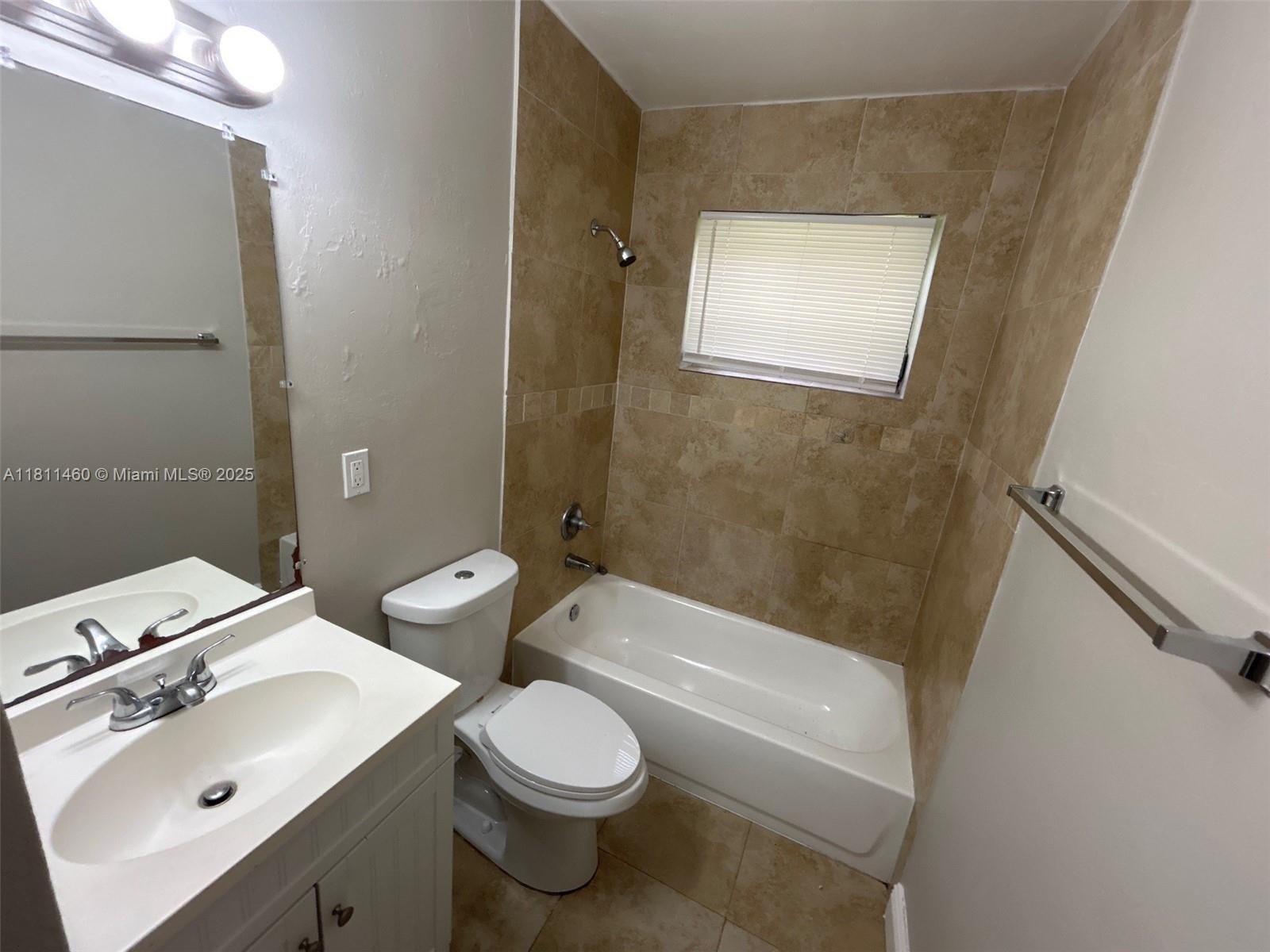 20130 NW 15th Ave, Miami Gardens, Florida image 11