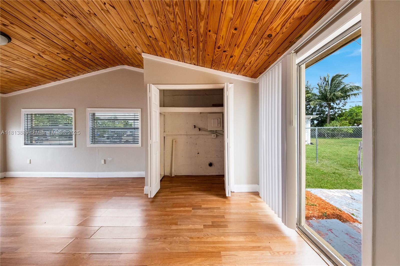 2431 Rodman St, Hollywood, Florida image 20