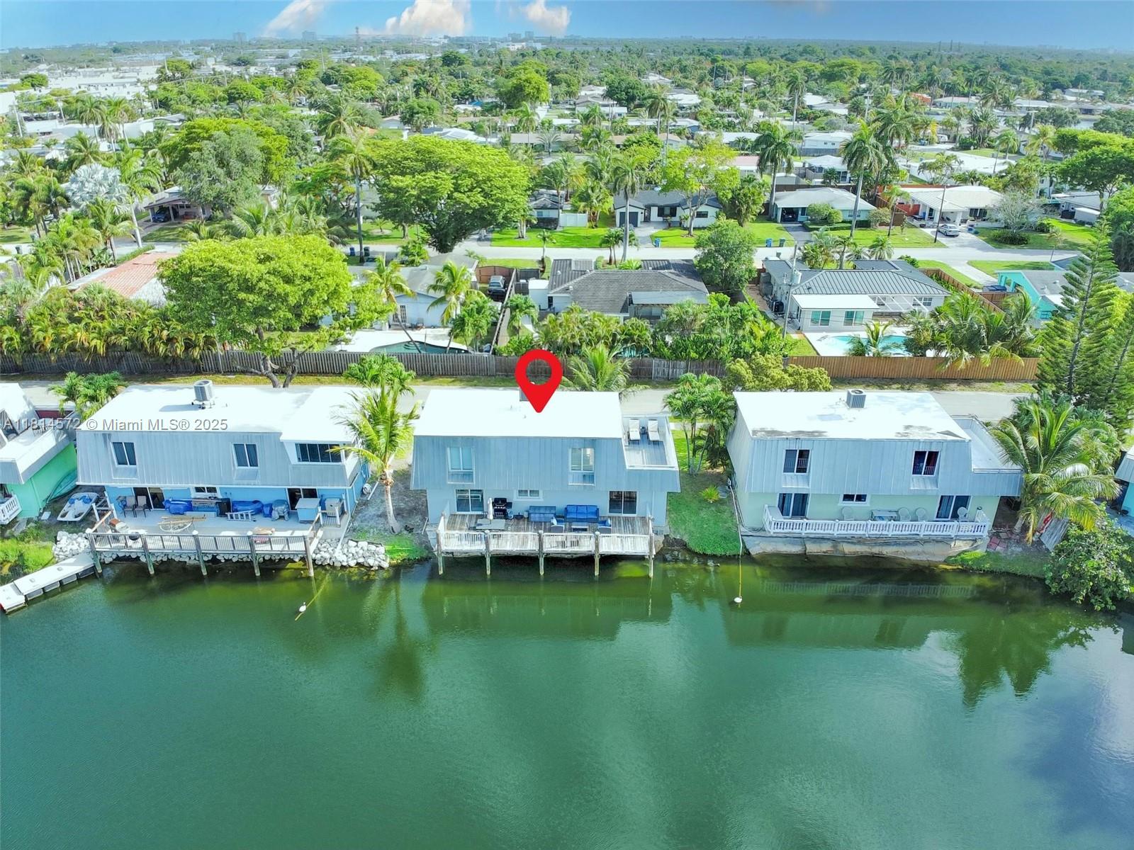 1370 NE 40th Dr, Oakland Park, Florida image 2