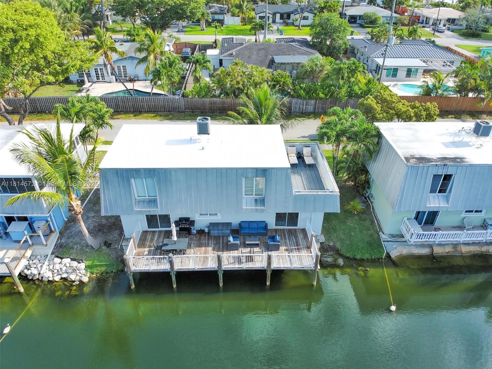 1370 NE 40th Dr, Oakland Park, Florida image 3