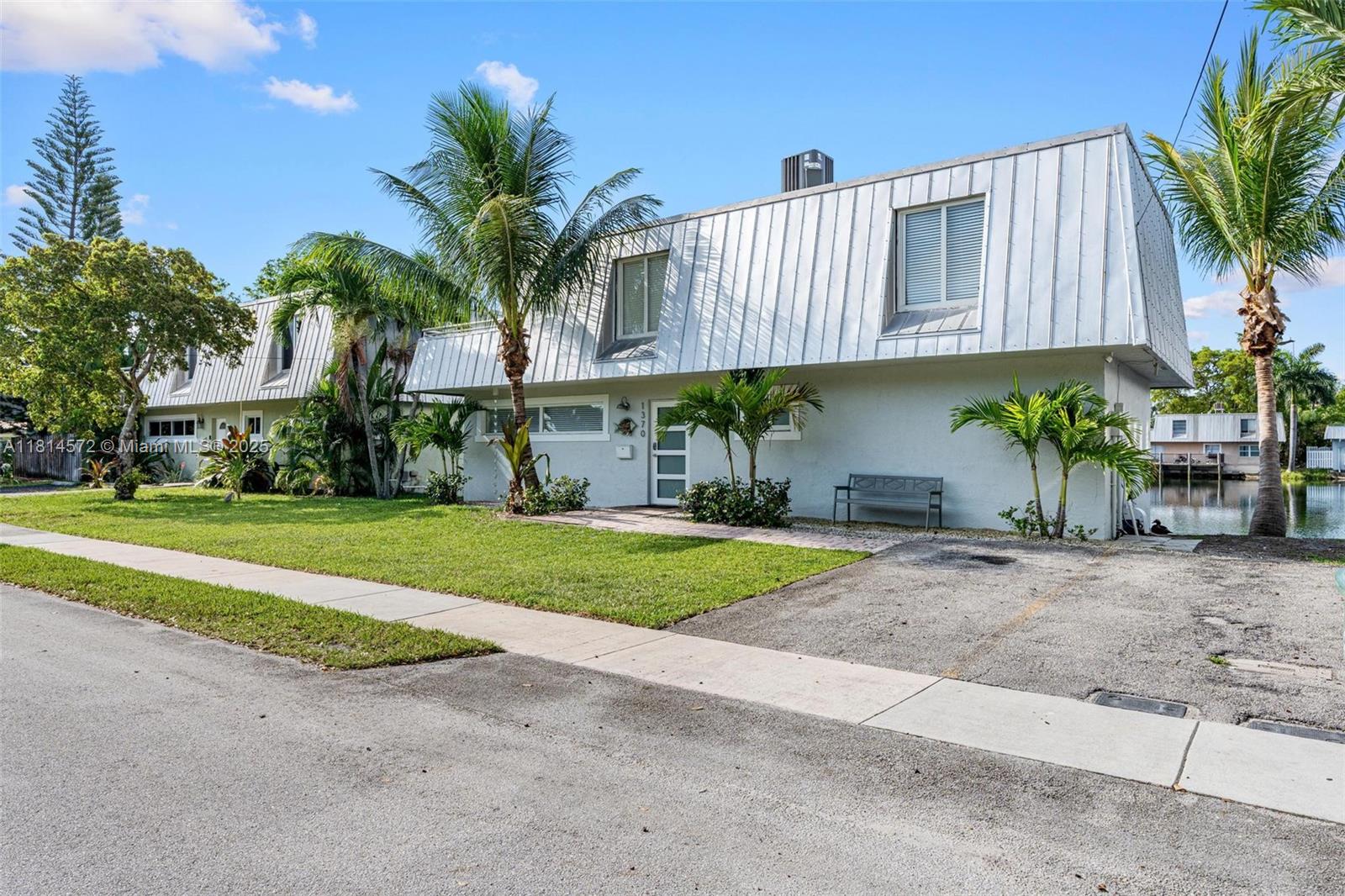 1370 NE 40th Dr, Oakland Park, Florida image 5