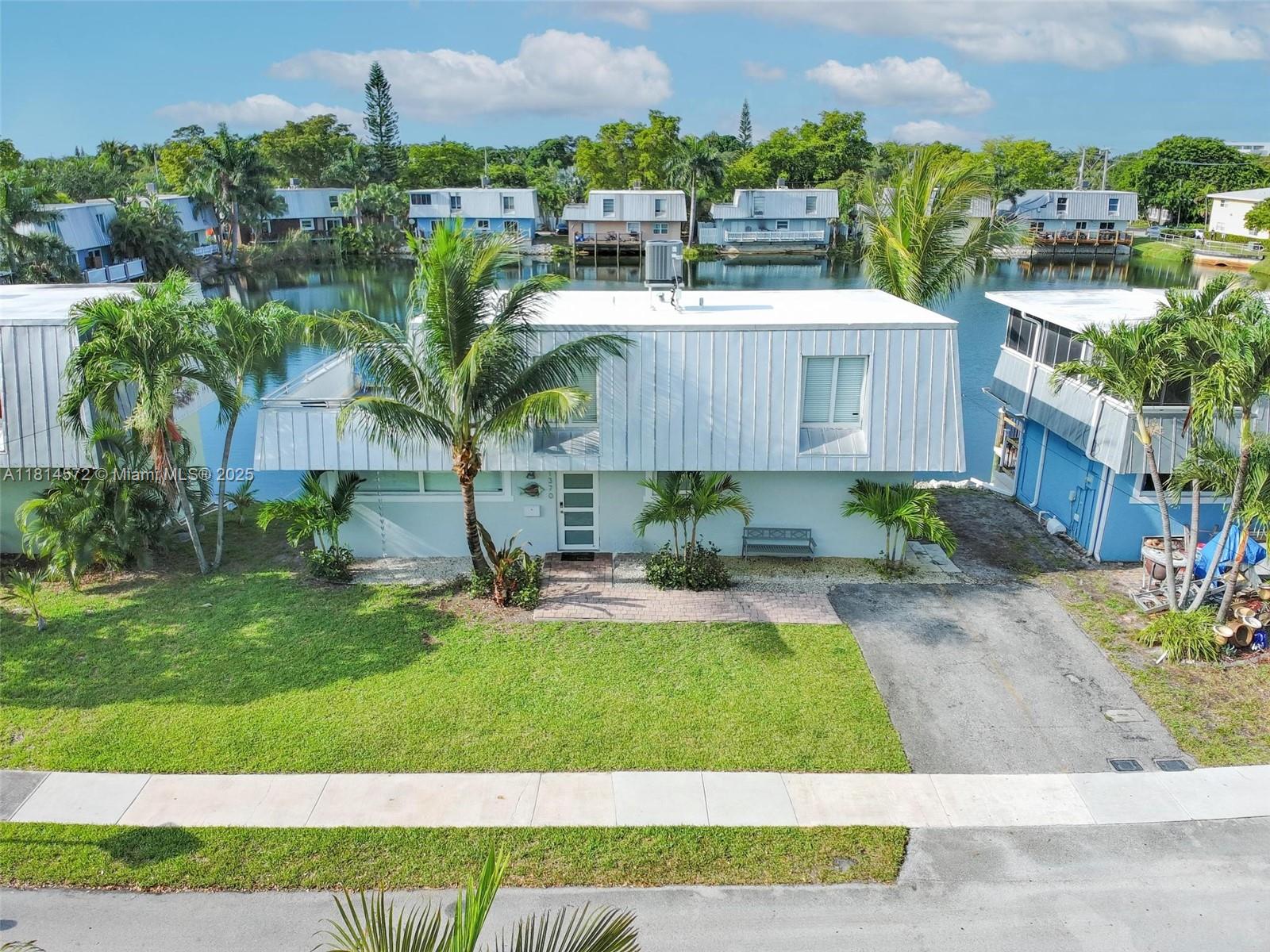 1370 NE 40th Dr, Oakland Park, Florida image 7