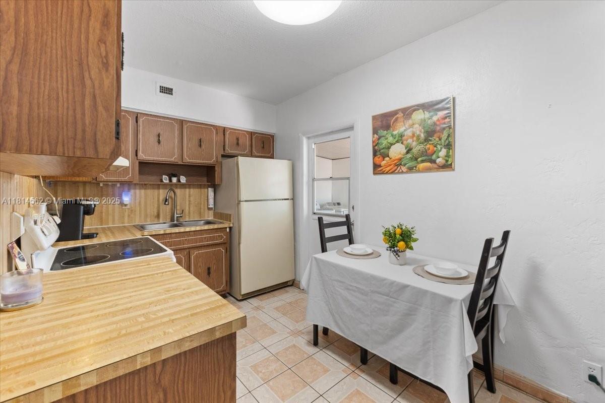 334 W 36th Ter, Hialeah, Florida image 11