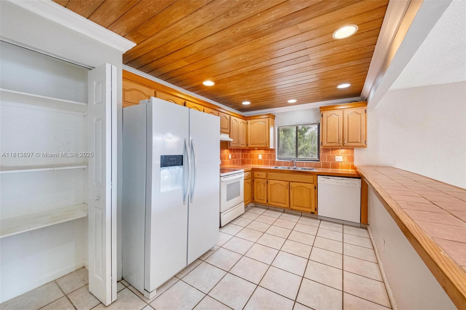 7606 SW 8th Ct, North Lauderdale, Florida image 10