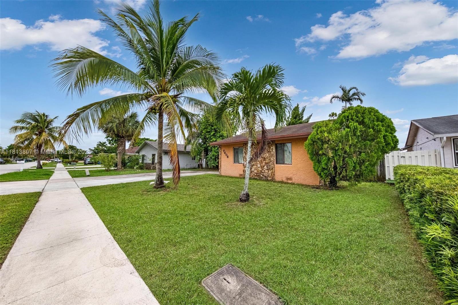 7606 SW 8th Ct, North Lauderdale, Florida image 3