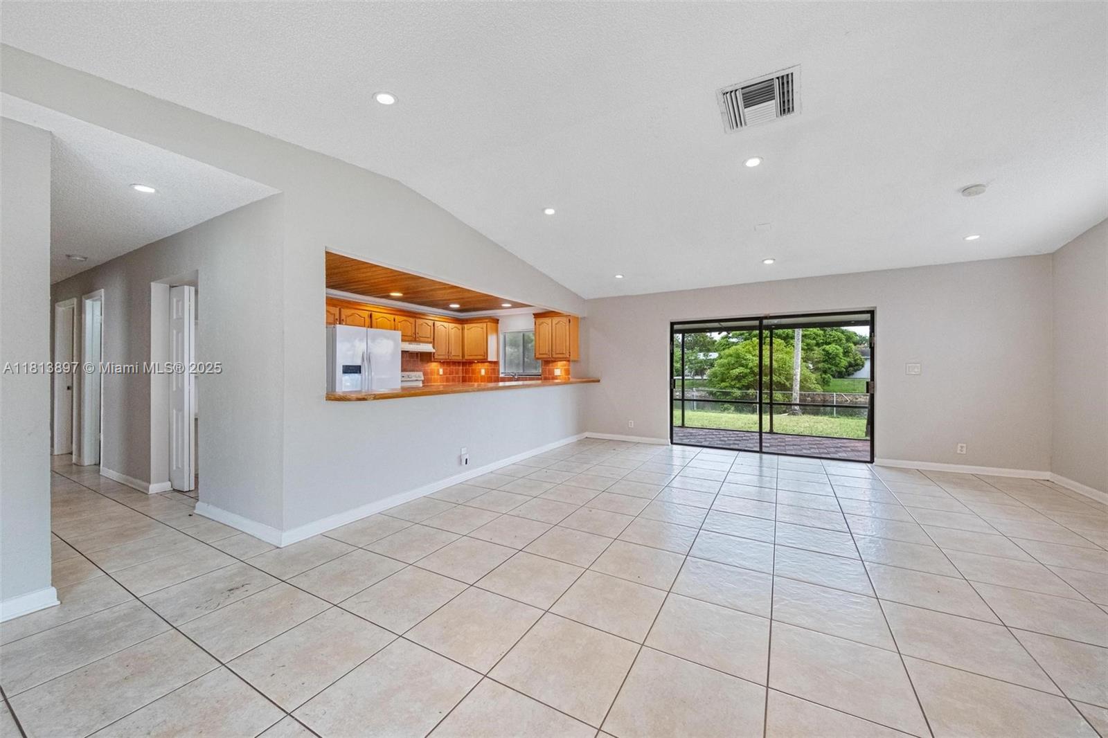 7606 SW 8th Ct, North Lauderdale, Florida image 5