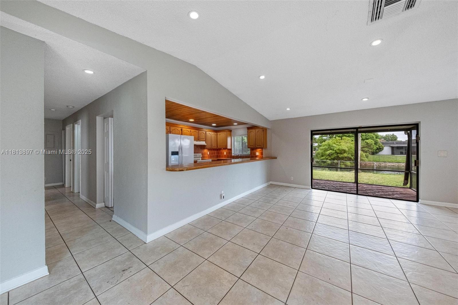 7606 SW 8th Ct, North Lauderdale, Florida image 6