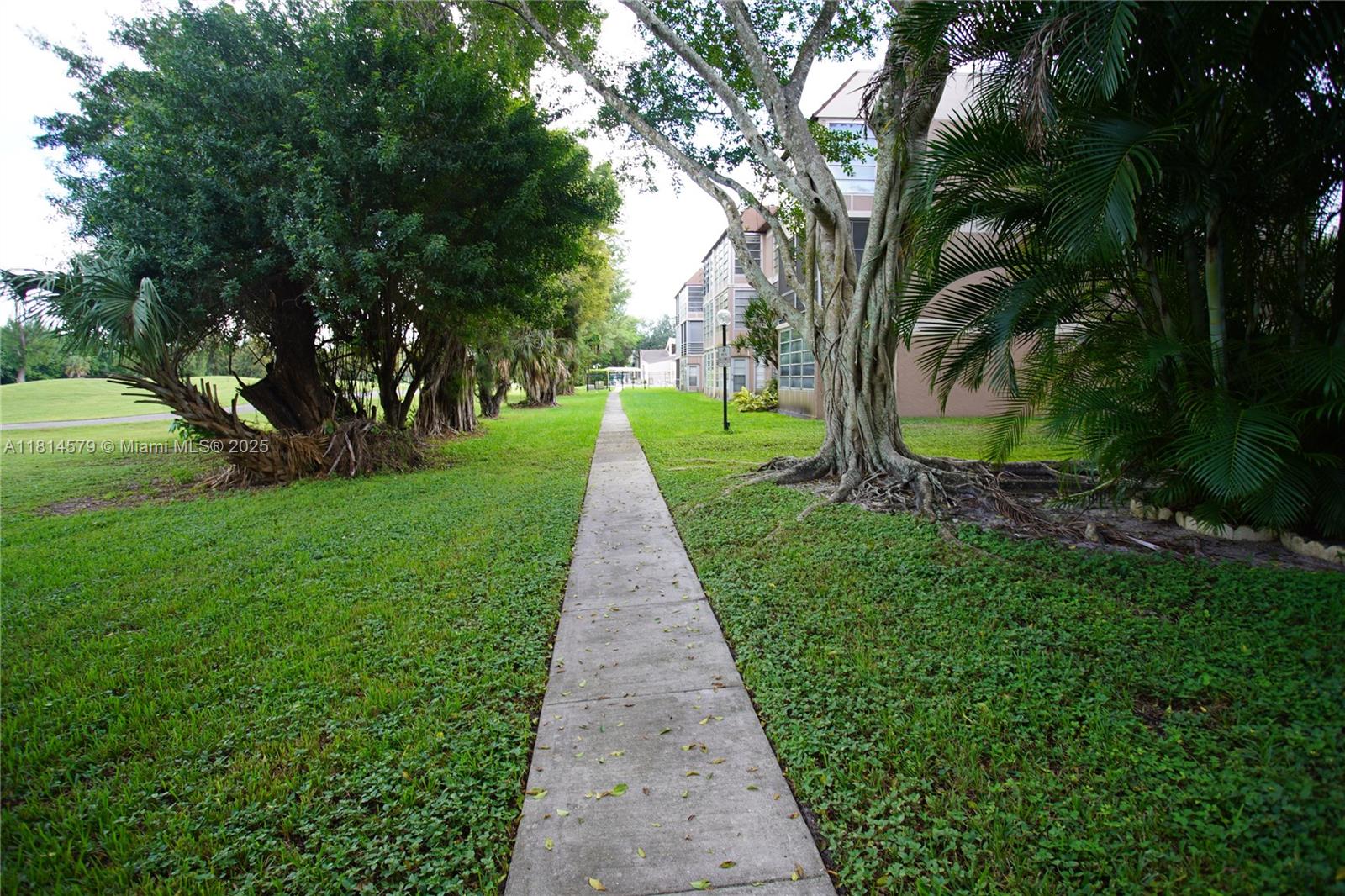 8380 Sands Point Blvd #J110, Tamarac, Florida image 34