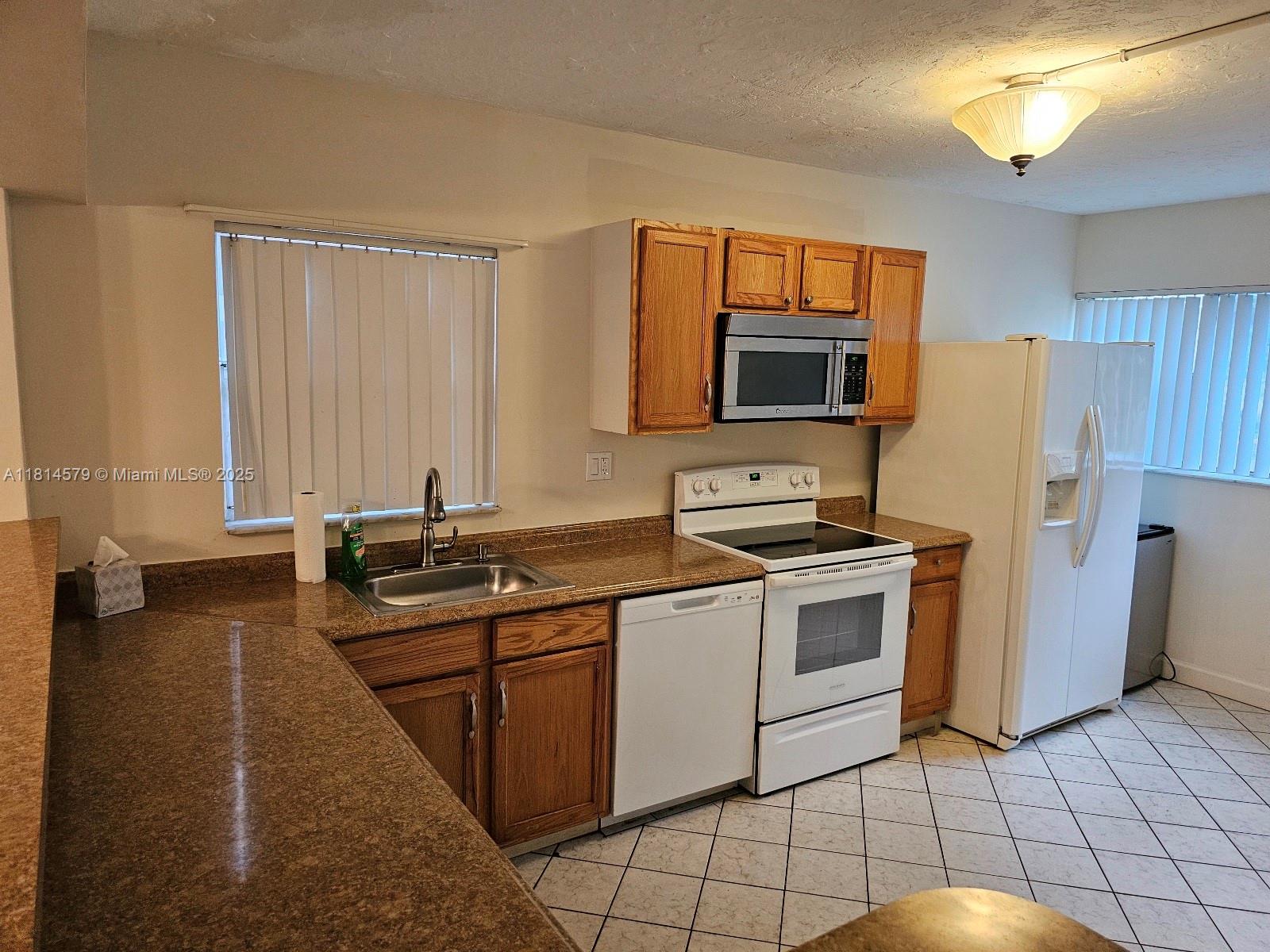 8380 Sands Point Blvd #J110, Tamarac, Florida image 5