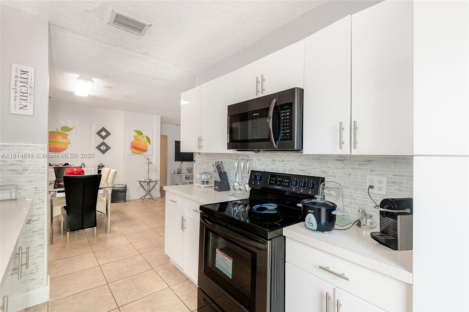 2306 NW 102nd St, Miami, Florida image 9