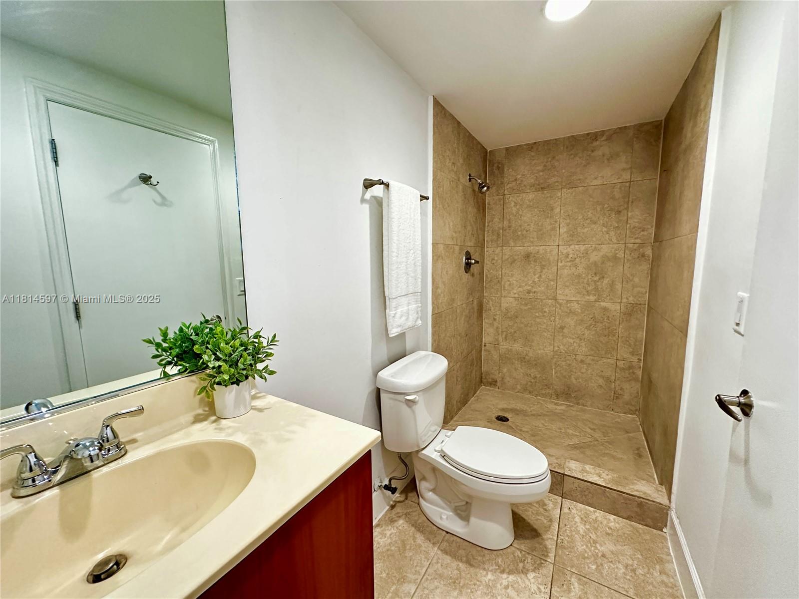 7501 E Treasure Dr #1P, North Bay Village, Florida image 11