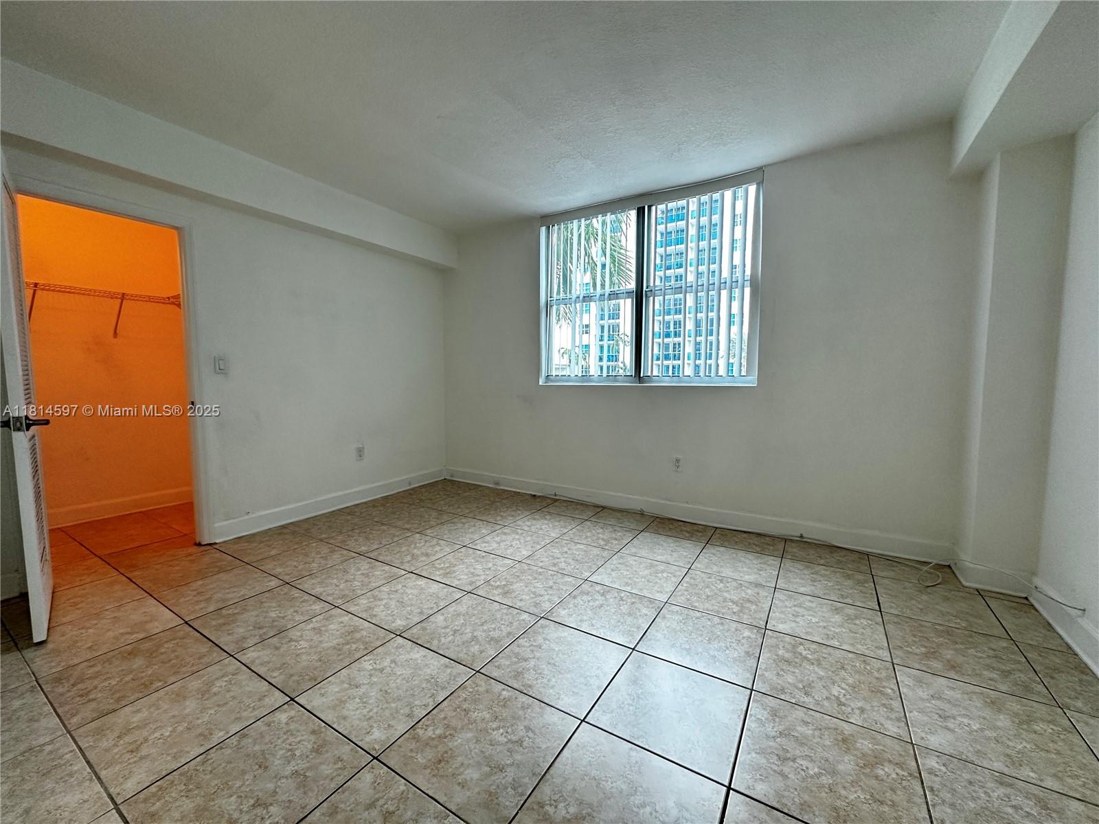 7501 E Treasure Dr #1P, North Bay Village, Florida image 16