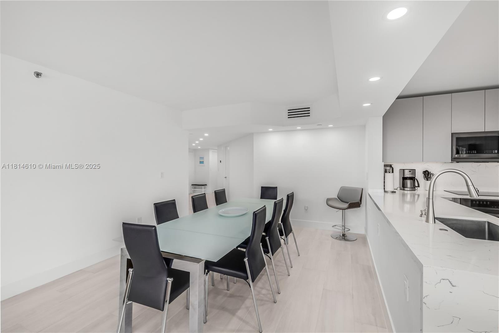 8855 Collins Ave #4G, Surfside, Florida image 9