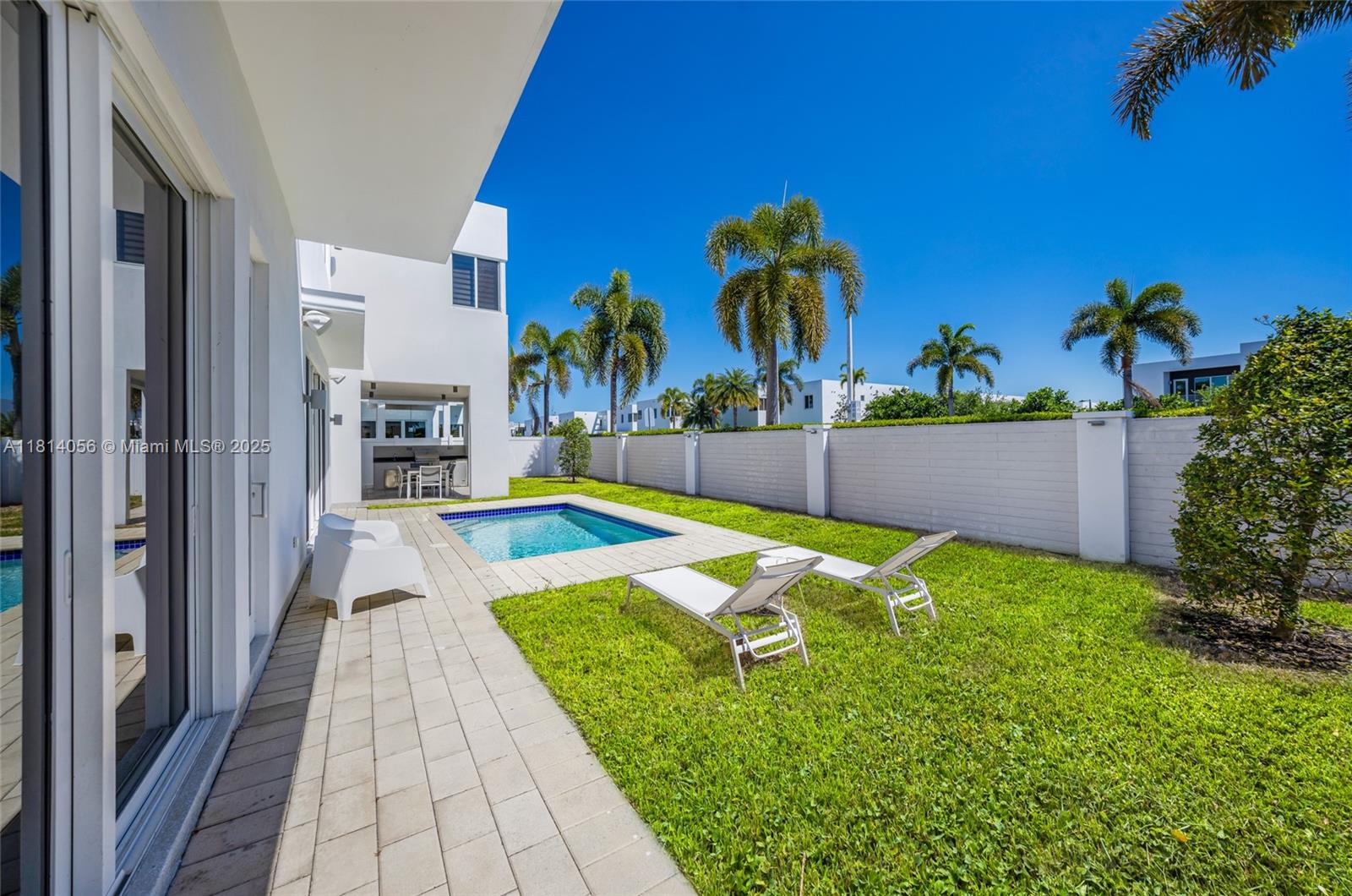 7535 NW 102nd Ct, Doral, Florida image 40
