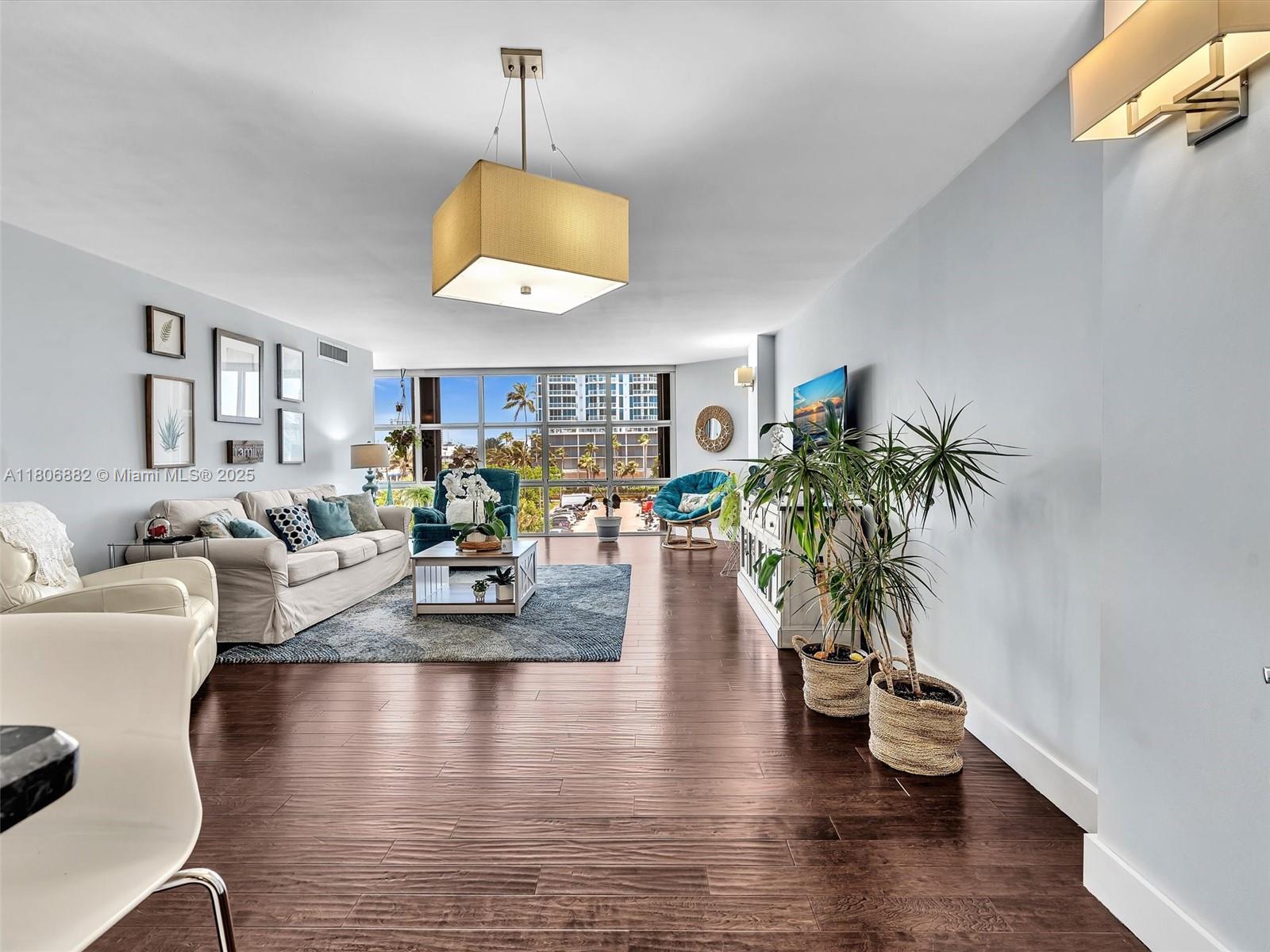 Residential, Miami Beach, Florida image 13