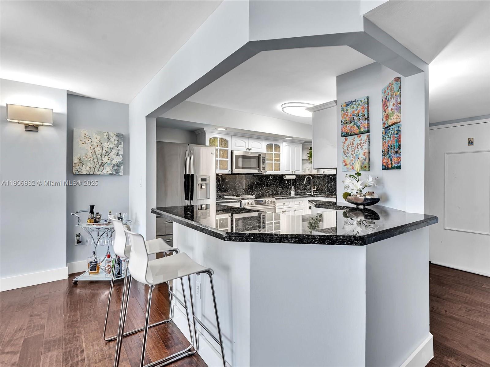 Residential, Miami Beach, Florida image 5