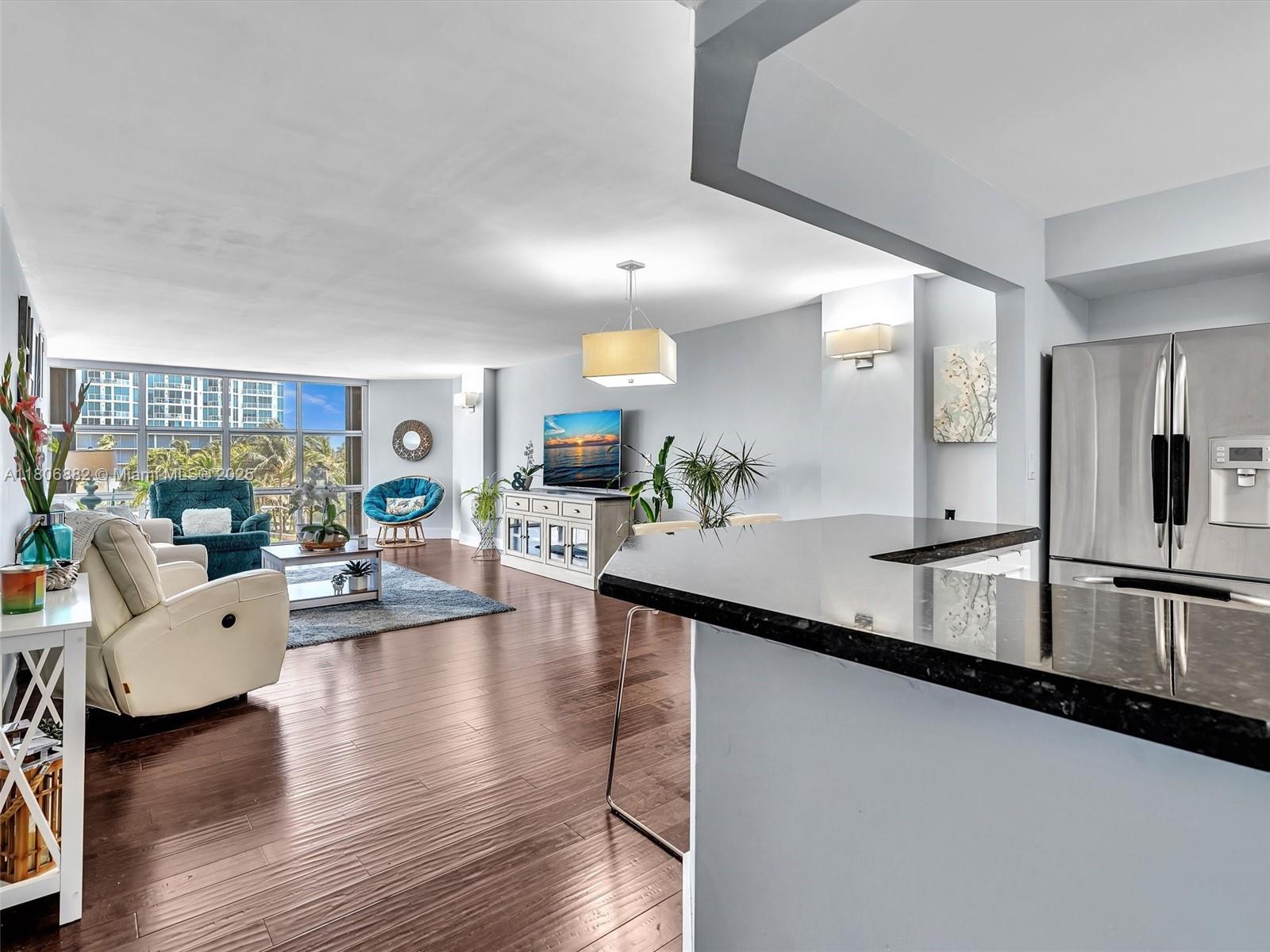 Residential, Miami Beach, Florida image 9