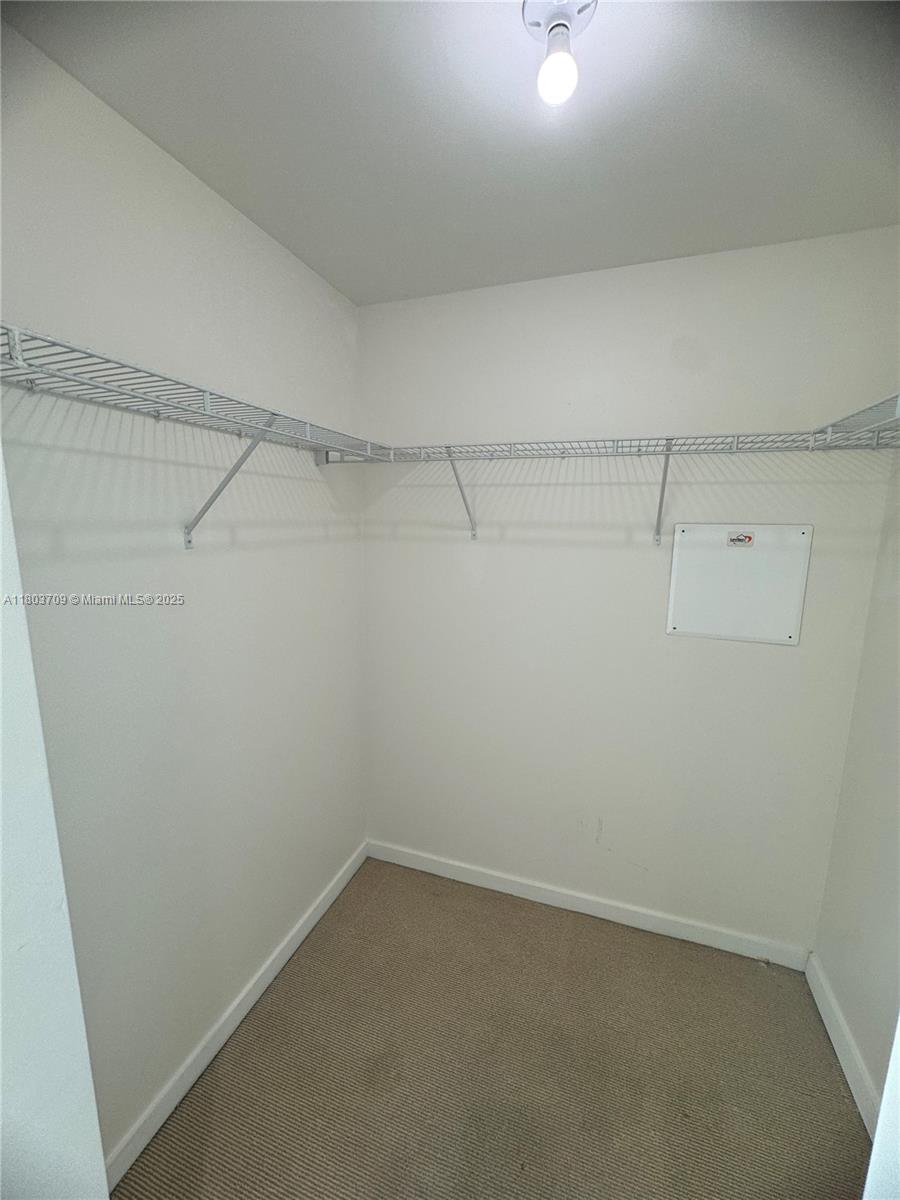 300 S Biscayne Blvd #T-3212, Miami FL 33131