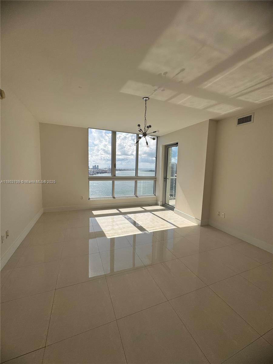 300 S Biscayne Blvd #T-3212, Miami FL 33131