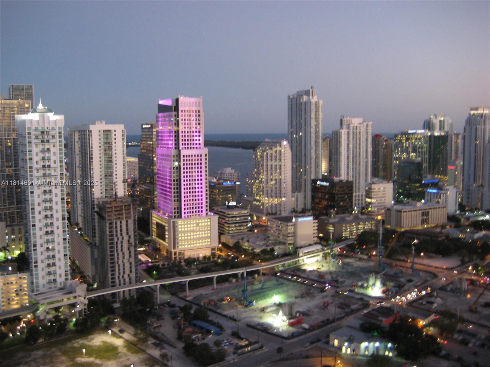 Apartamento para Alugar em Miami, FL