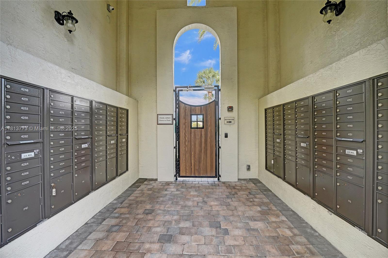 4284 Cascada Cir, Cooper City, Florida image 43