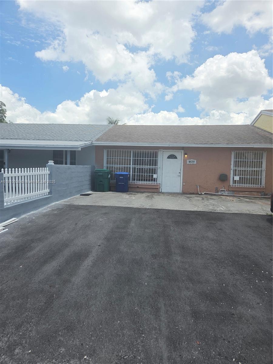 4479 NW 185th St, Miami Gardens, Florida image 1