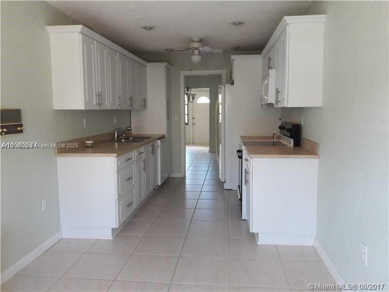 3302 Farragut St #5A, Hollywood, Florida image 4