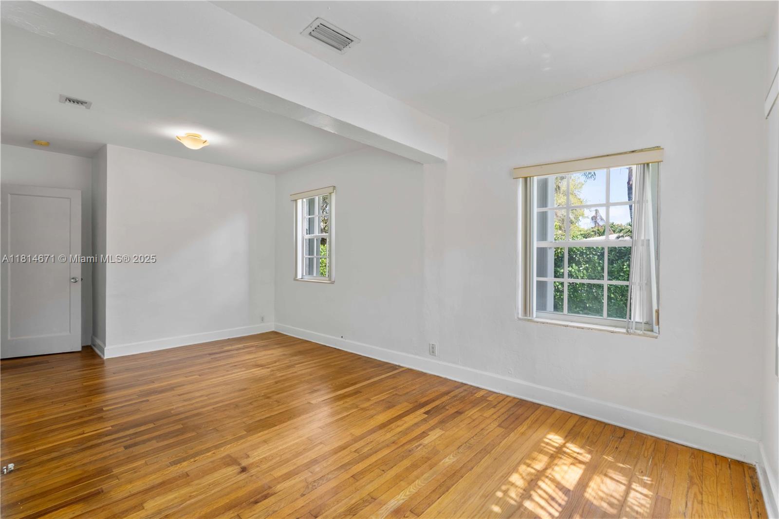 1105 NE 119th St, Biscayne Park, Florida image 18