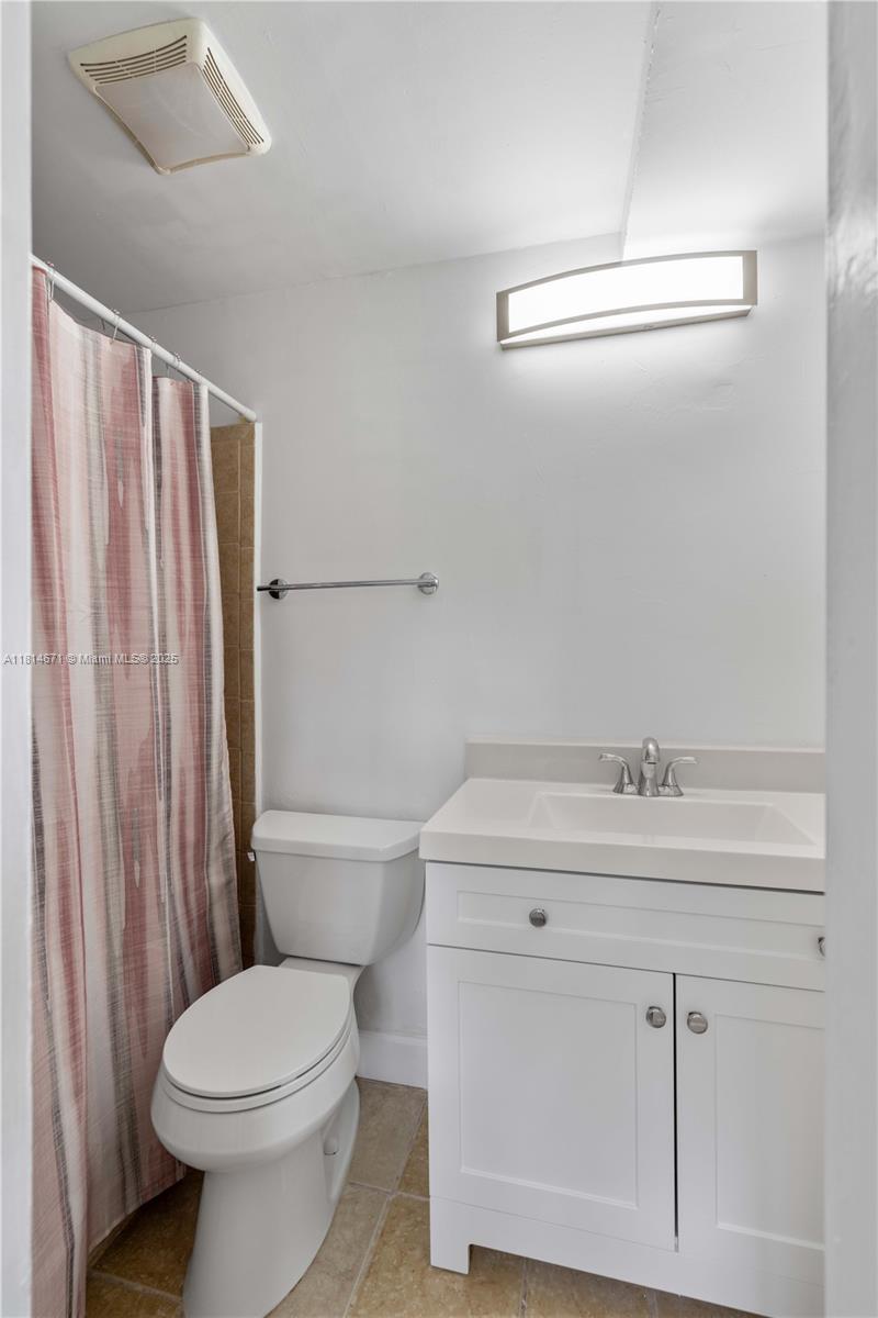 1105 NE 119th St, Biscayne Park, Florida image 31