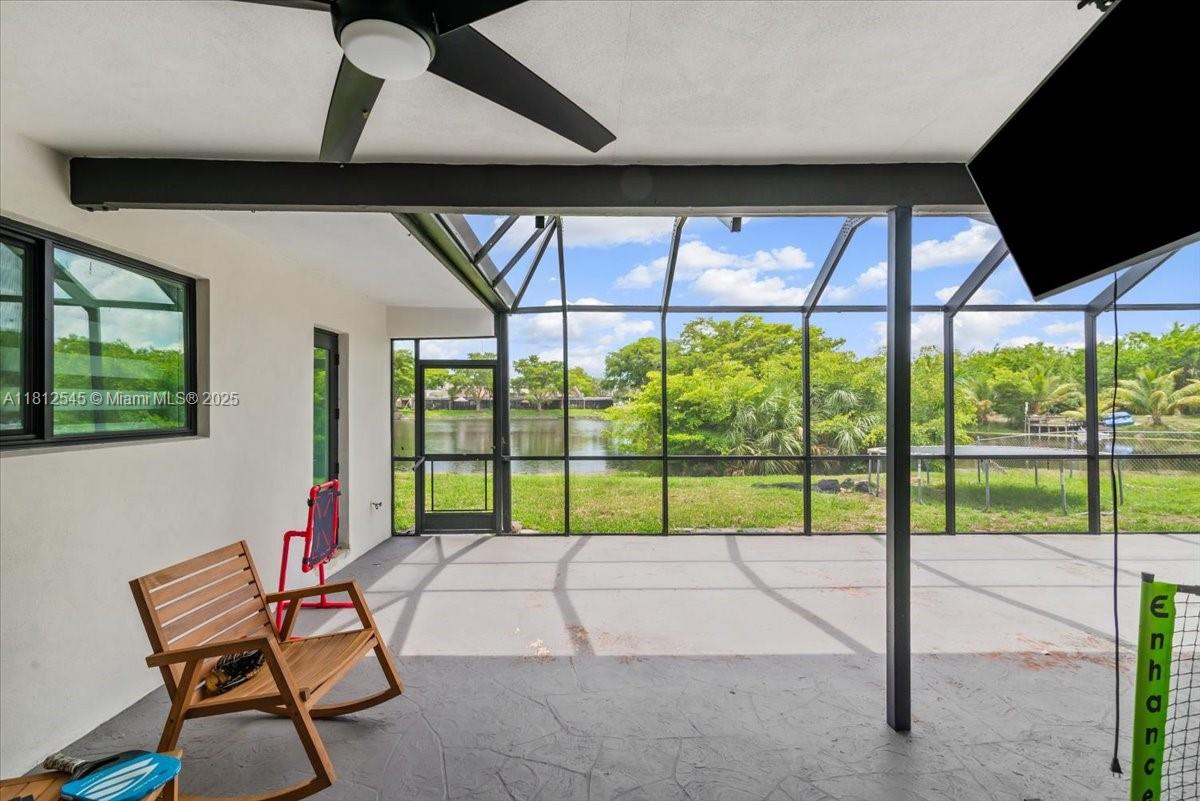 11000 NW 15th St, Pembroke Pines, Florida image 11