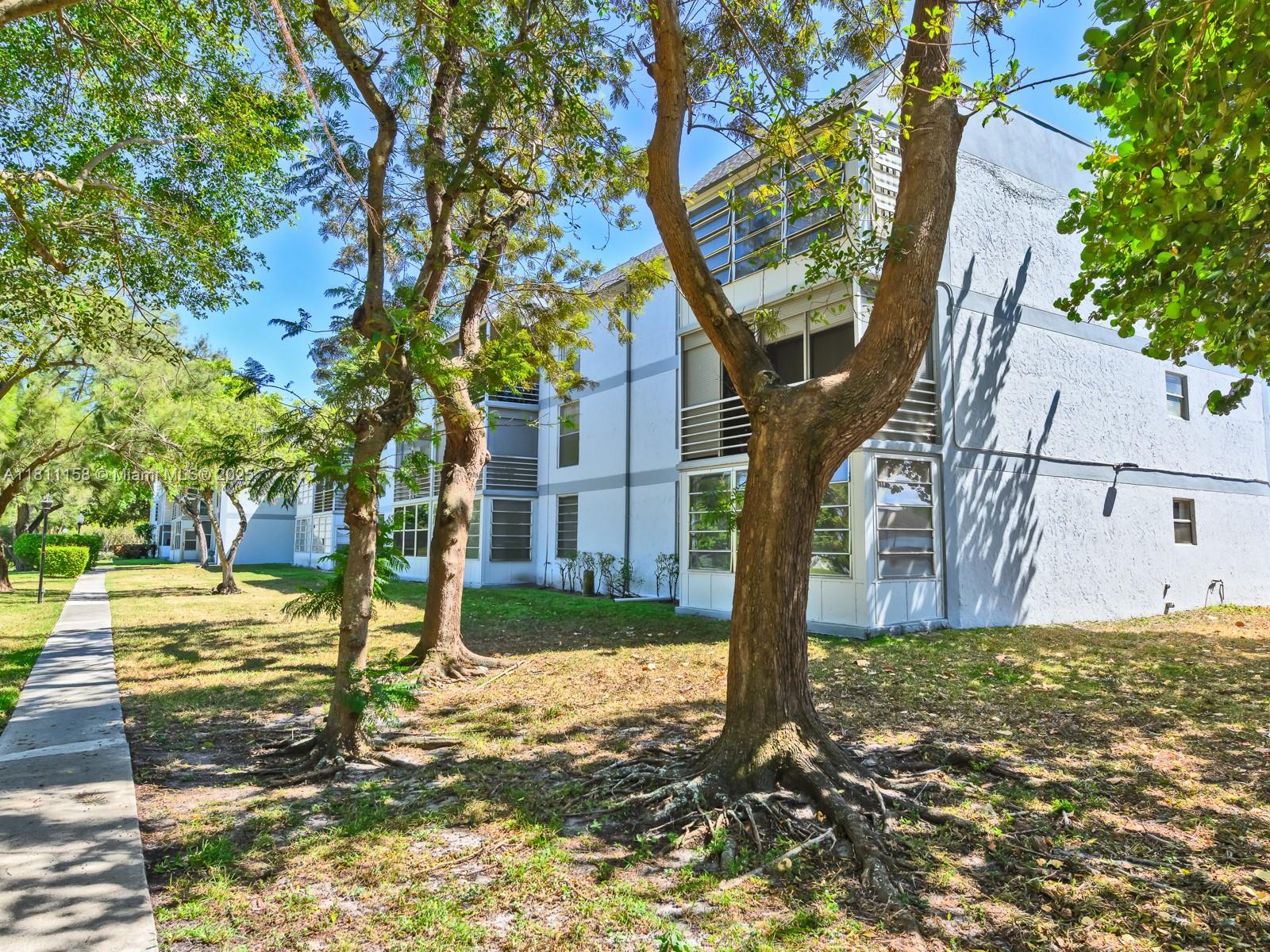 8401 Lagos De Campo Blvd #210V, Tamarac, Florida image 31