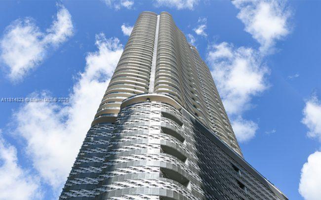 1000 Brickell Plaza #2506, Miami FL 33131