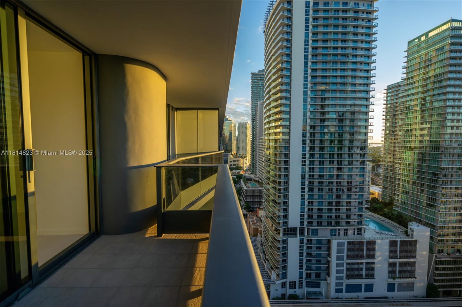 1000 Brickell Plaza #2506, Miami FL 33131