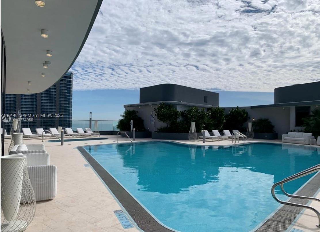 1000 Brickell Plaza #2506, Miami FL 33131