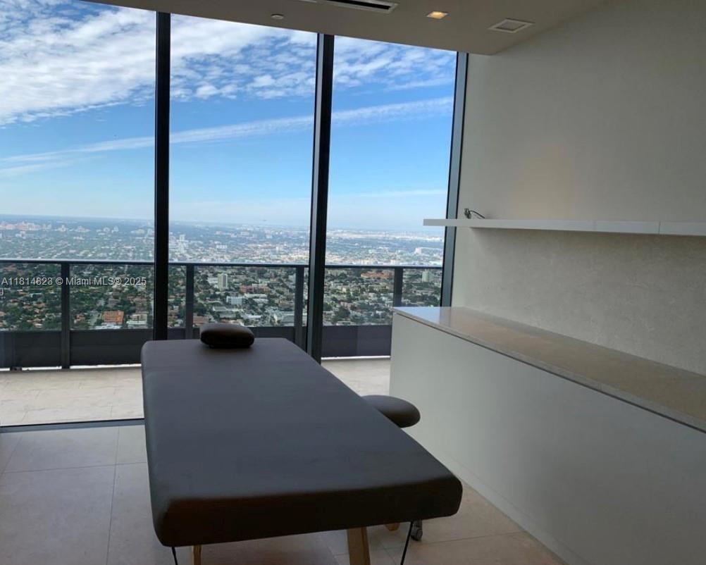 1000 Brickell Plaza #2506, Miami FL 33131